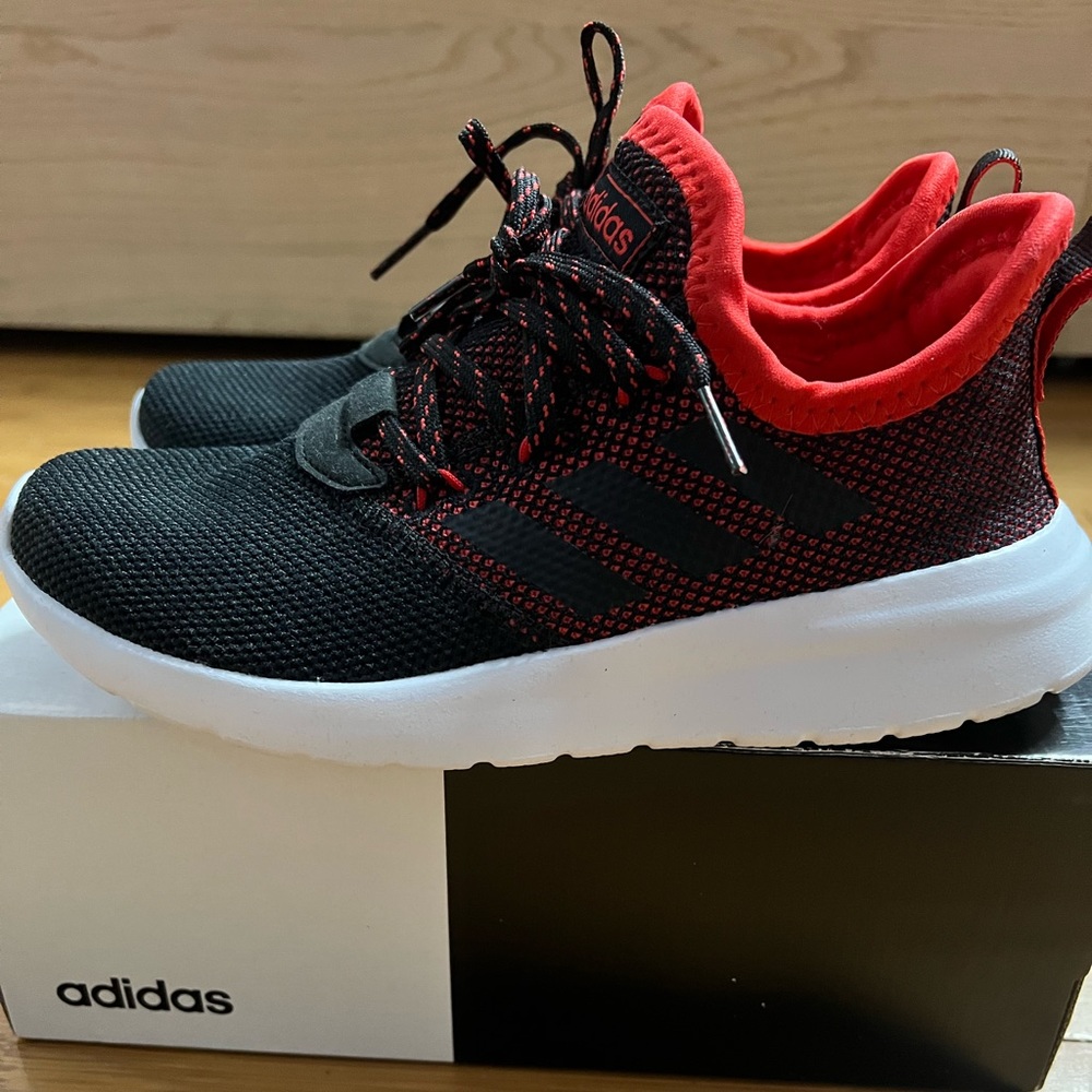 New ADIDAS Lite Racer big boys size 4